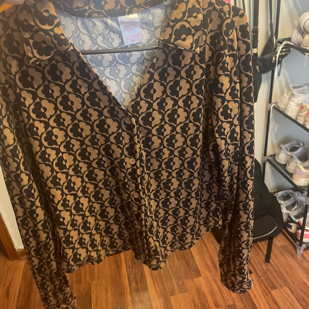 No Boundaries Brown and Black Long Sleeve Notched Collar Blouse